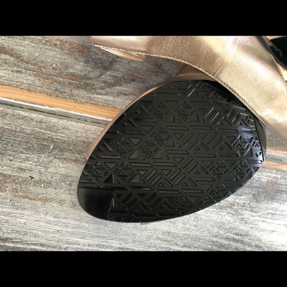 Anne klein gold open toe CLEARING OUT - Picture 6 of 6